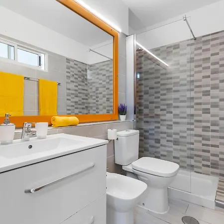 12. Comfortable In Americas * 플라야데라스아메리카스