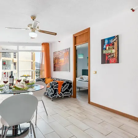 12. Comfortable In Americas 플라야데라스아메리카스